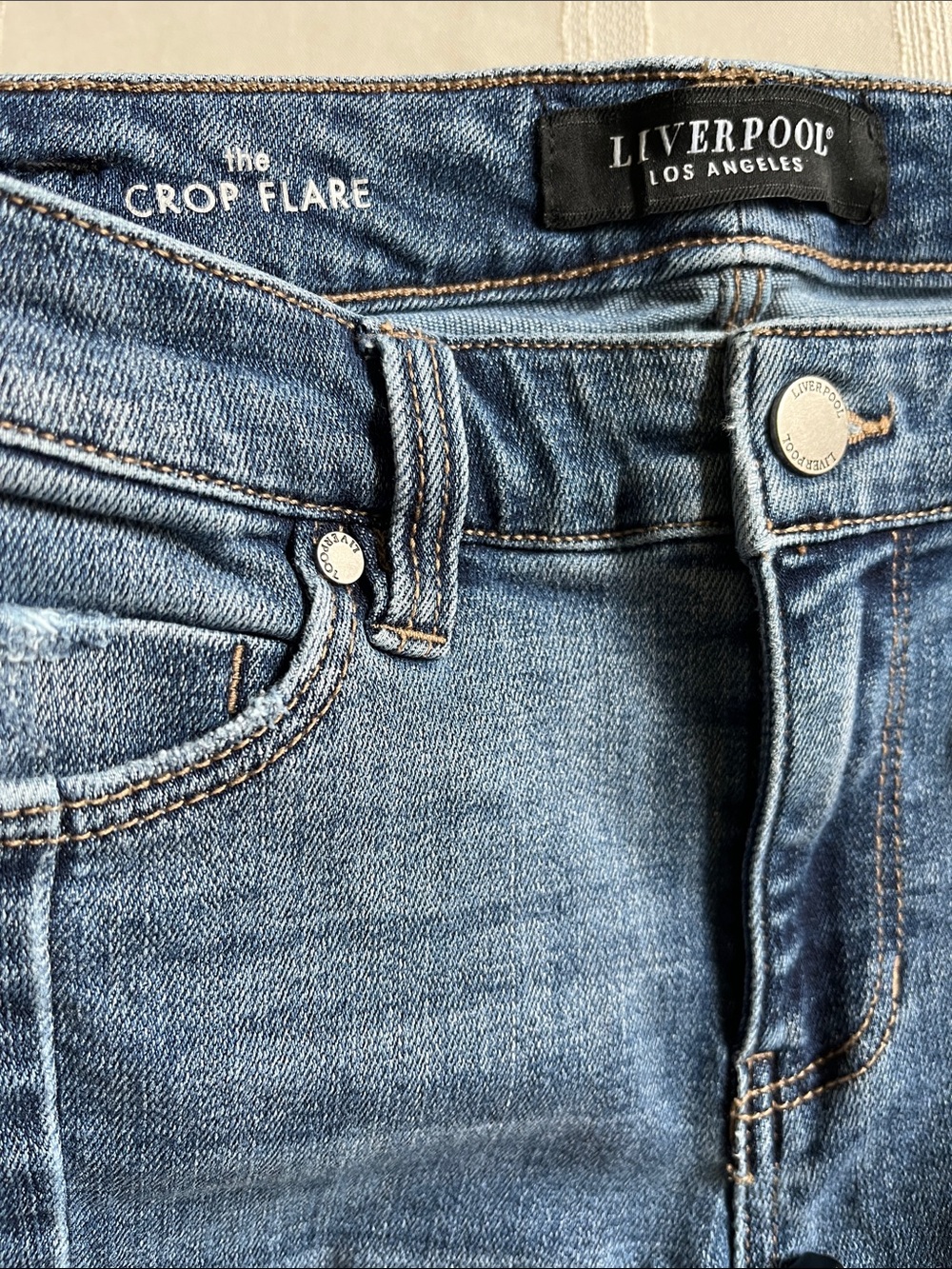 Liverpool the Crop Flare Jeans, Size 2/26